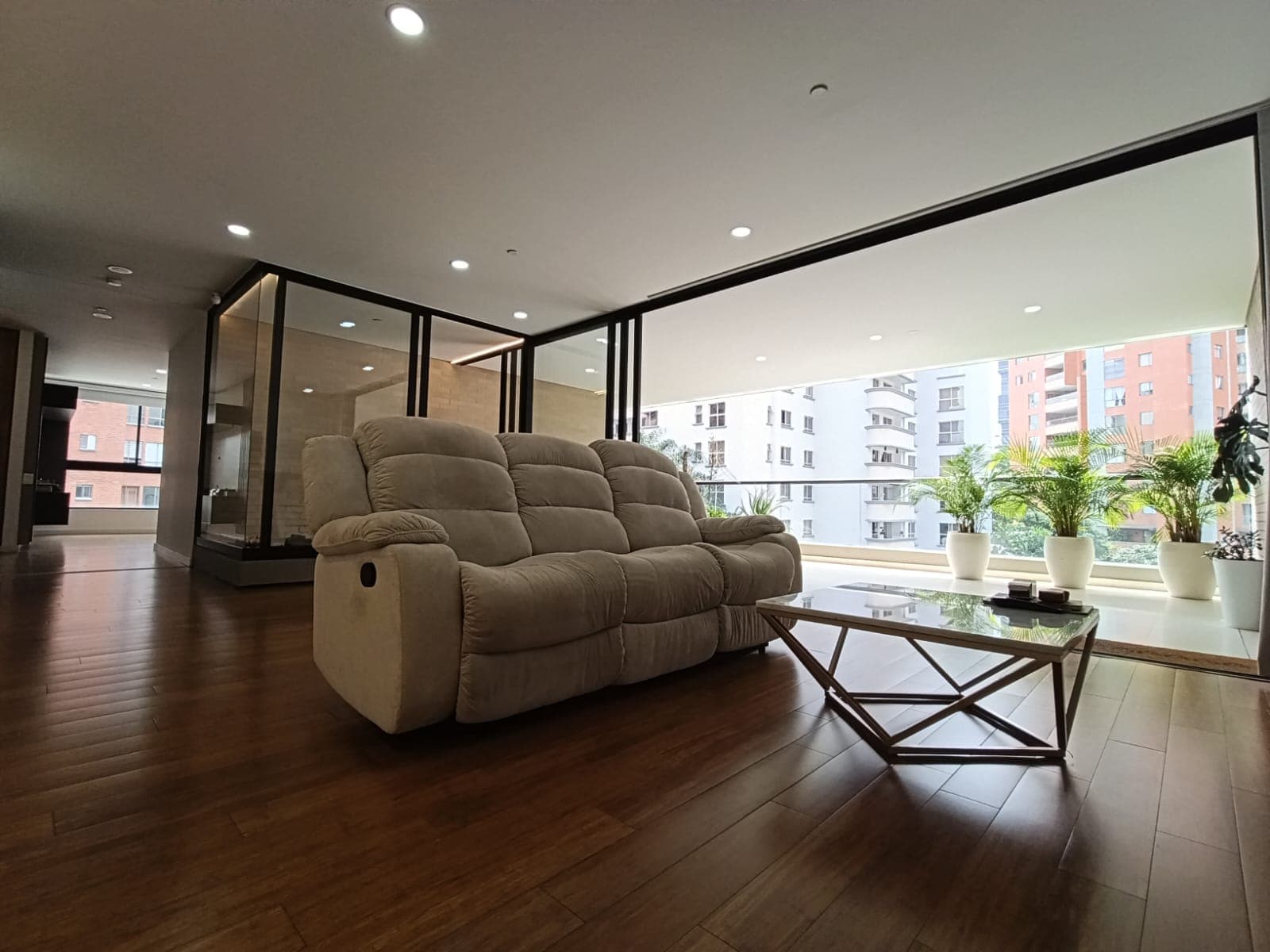 Apartamento en arriendo en Santa María De Los Ángeles, El Poblado, Medellín — foto 3 de 20