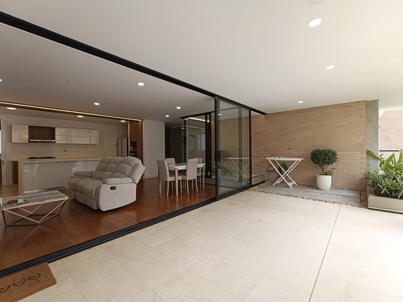 Apartamento en arriendo en Santa María De Los Ángeles, El Poblado, Medellín — foto 4 de 20