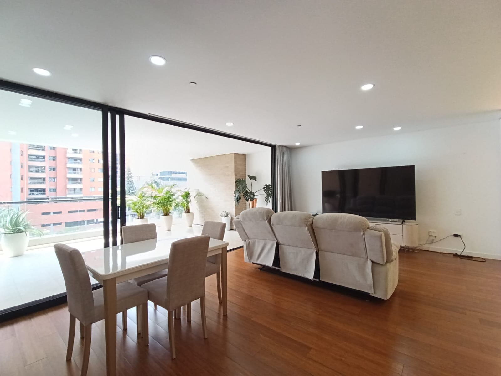 Apartamento en arriendo en Santa María De Los Ángeles, El Poblado, Medellín — foto 5 de 20