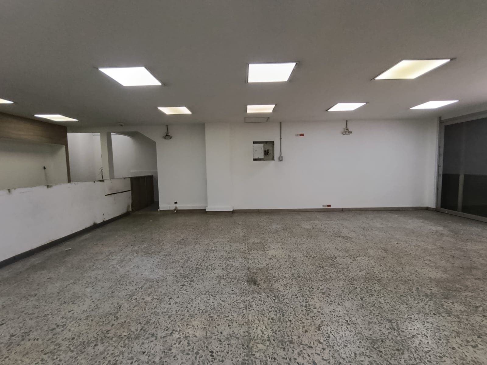 Local en arriendo en La Candelaria, Centro, Medellín — foto 3 de 14