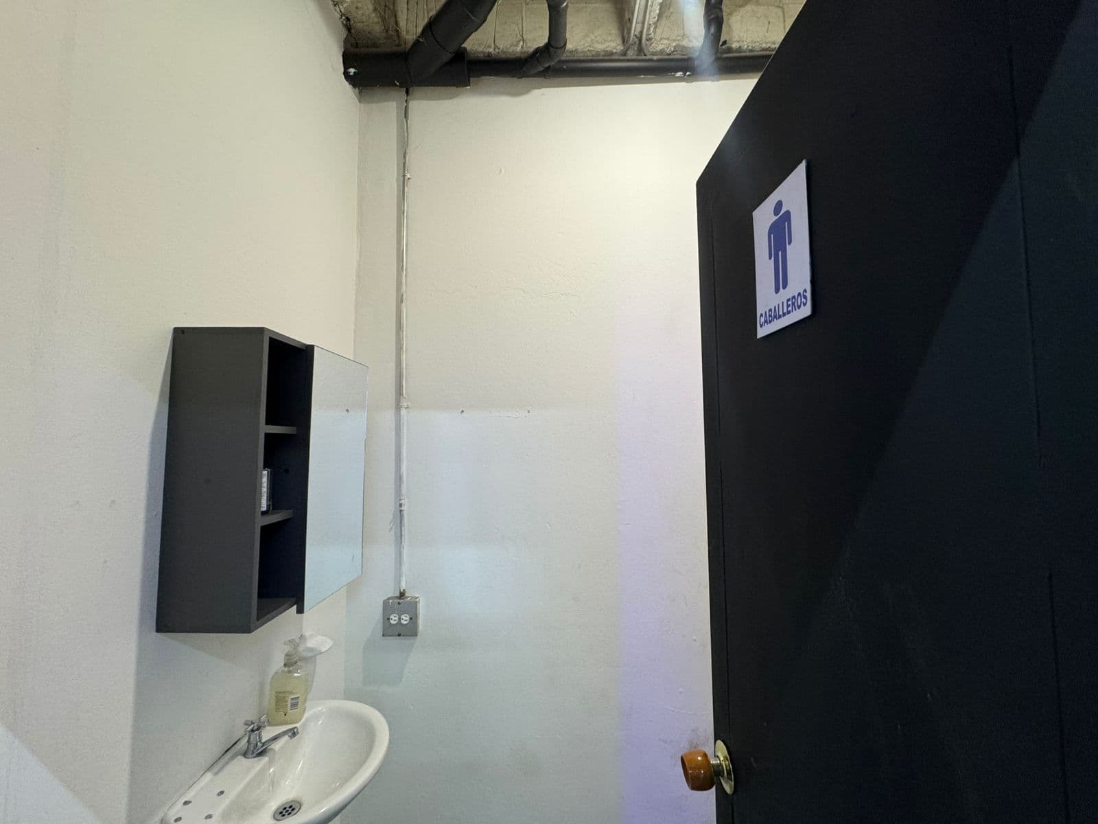 Bodega en arriendo en Colón, Centro, Medellín — foto 4 de 19