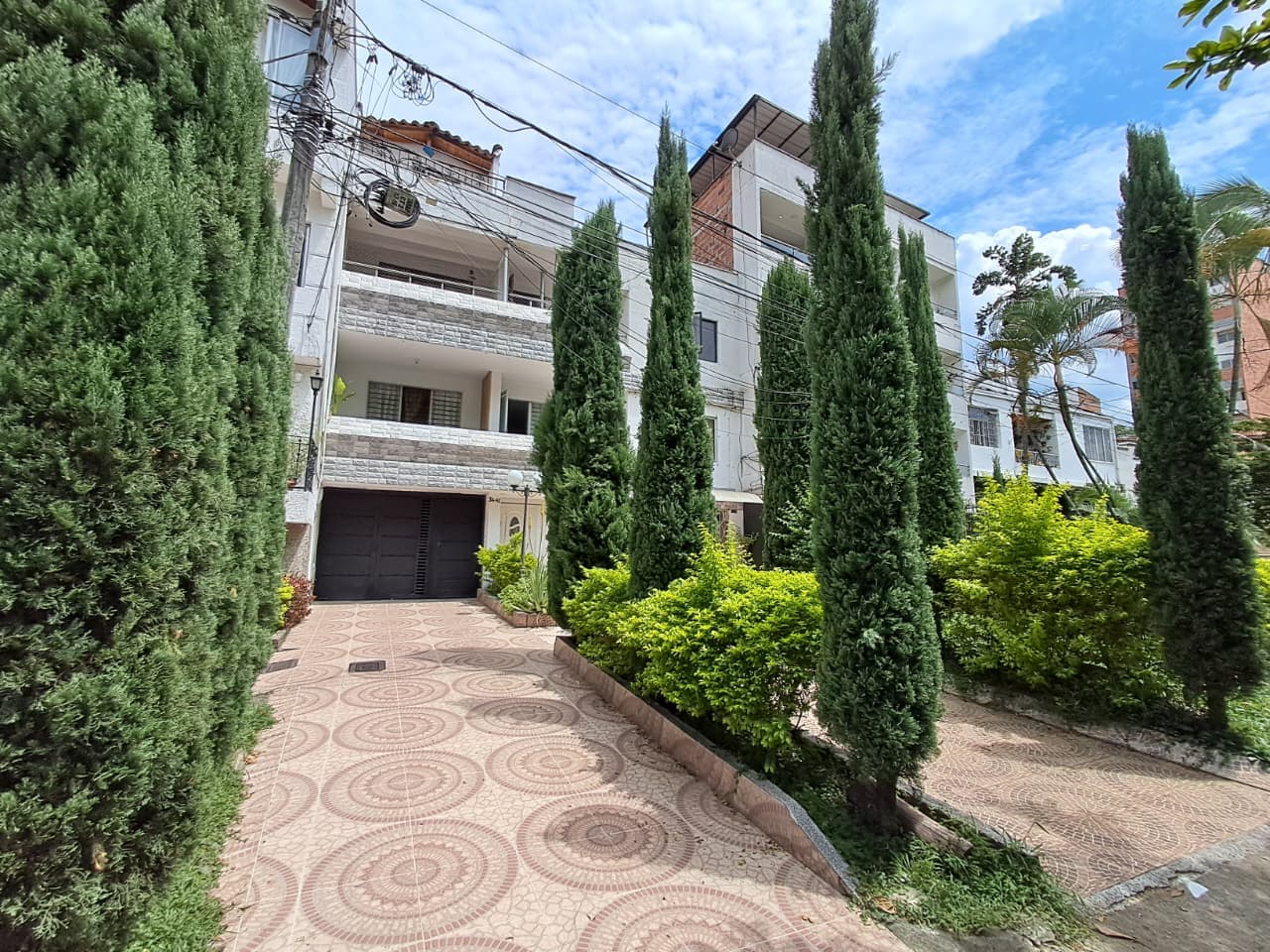 Casa Vivienda en arriendo en Santa Teresita, La America, Medellín — foto 1 de 20
