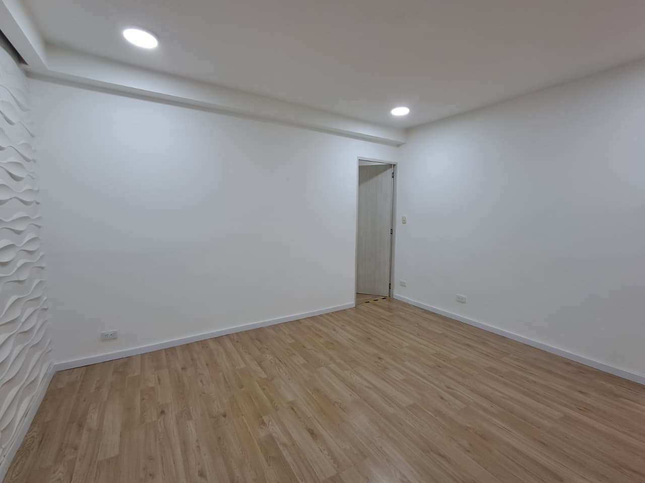 Casa Comercial en arriendo en Manila, El Poblado, Medellín — foto 1 de 20