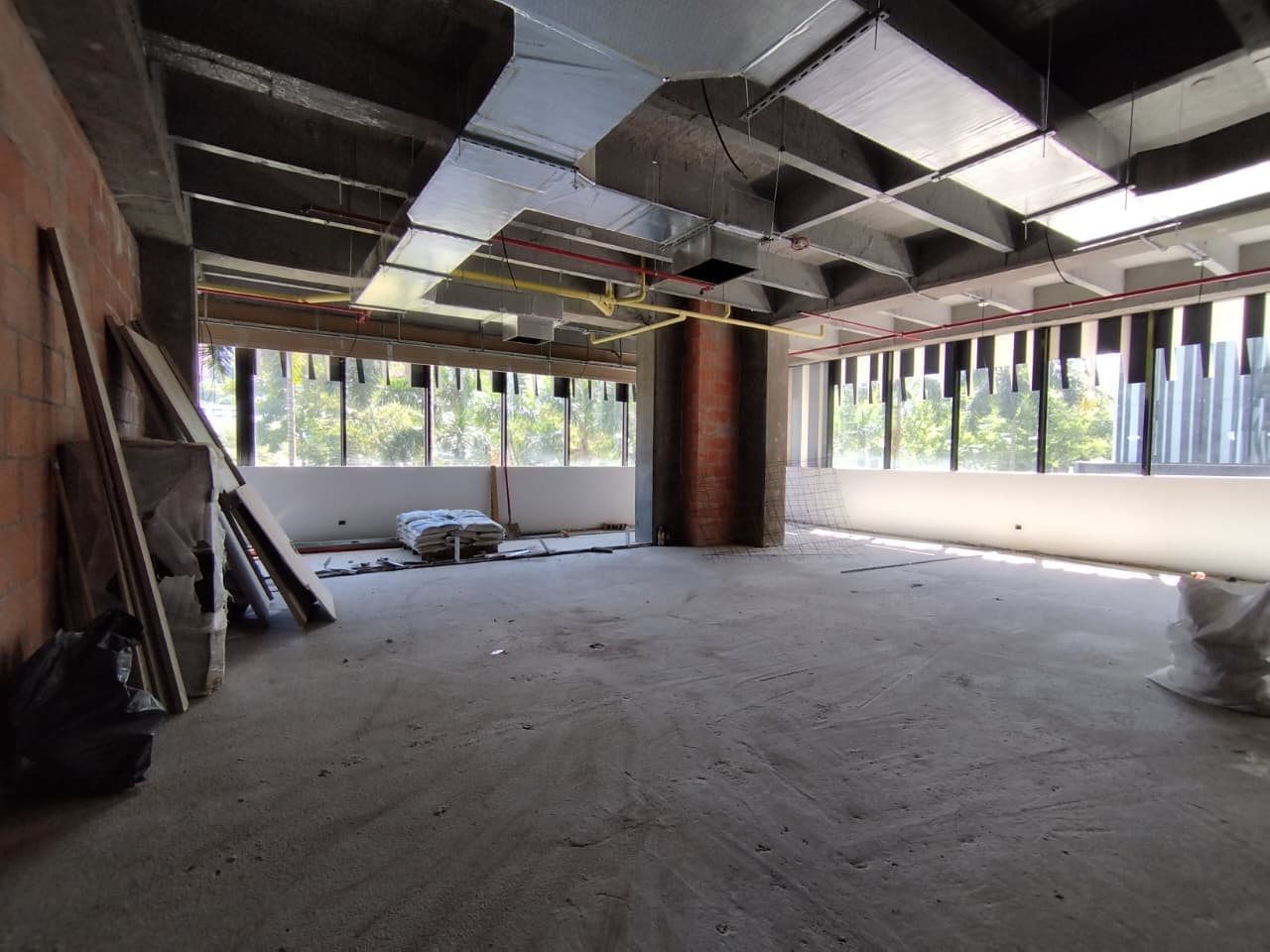 Oficina en arriendo en Ciudad Del Rio, El Poblado, Medellín — foto 5 de 17