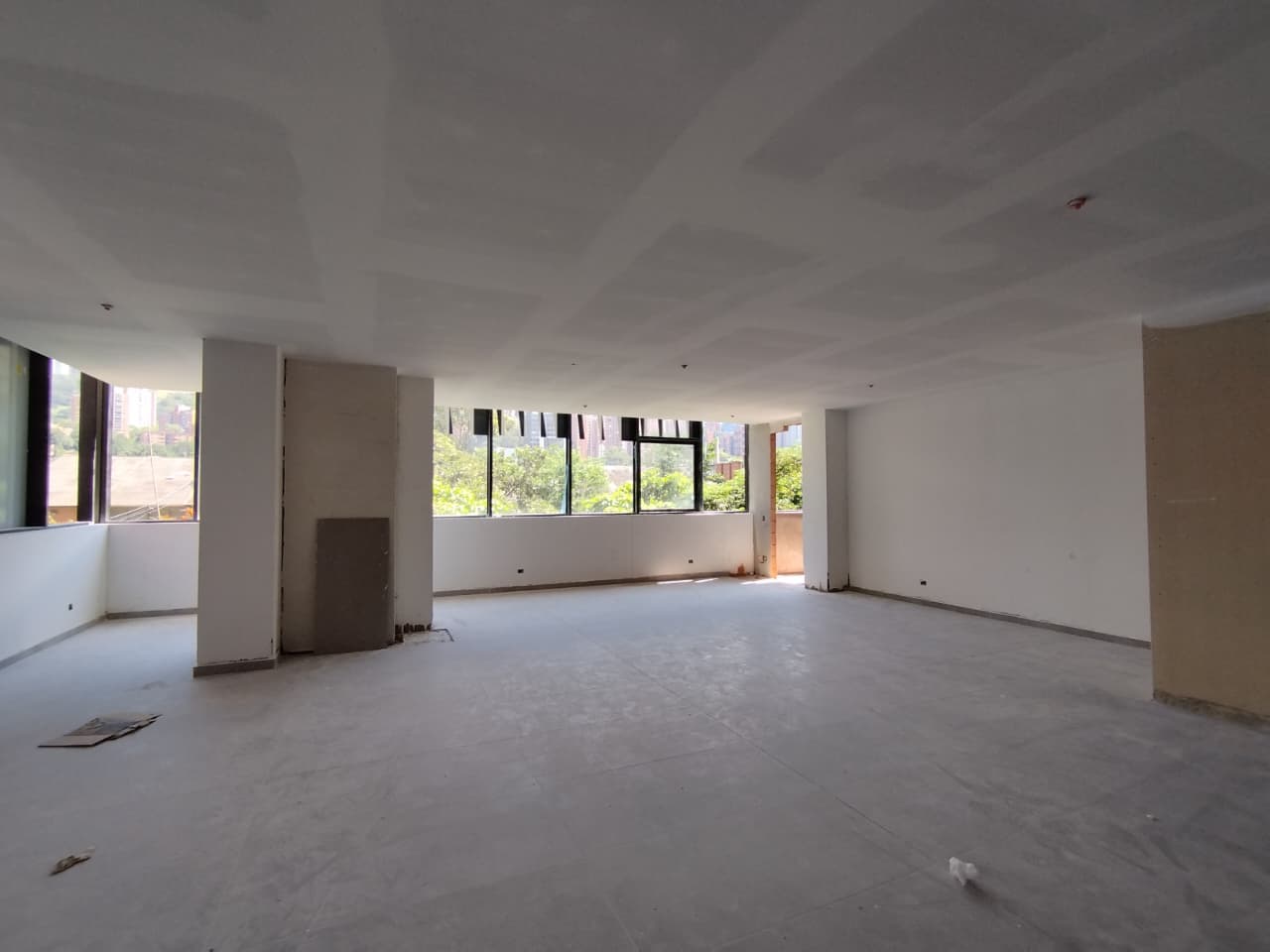 Oficina en arriendo en Ciudad Del Rio, El Poblado, Medellín — foto 4 de 17