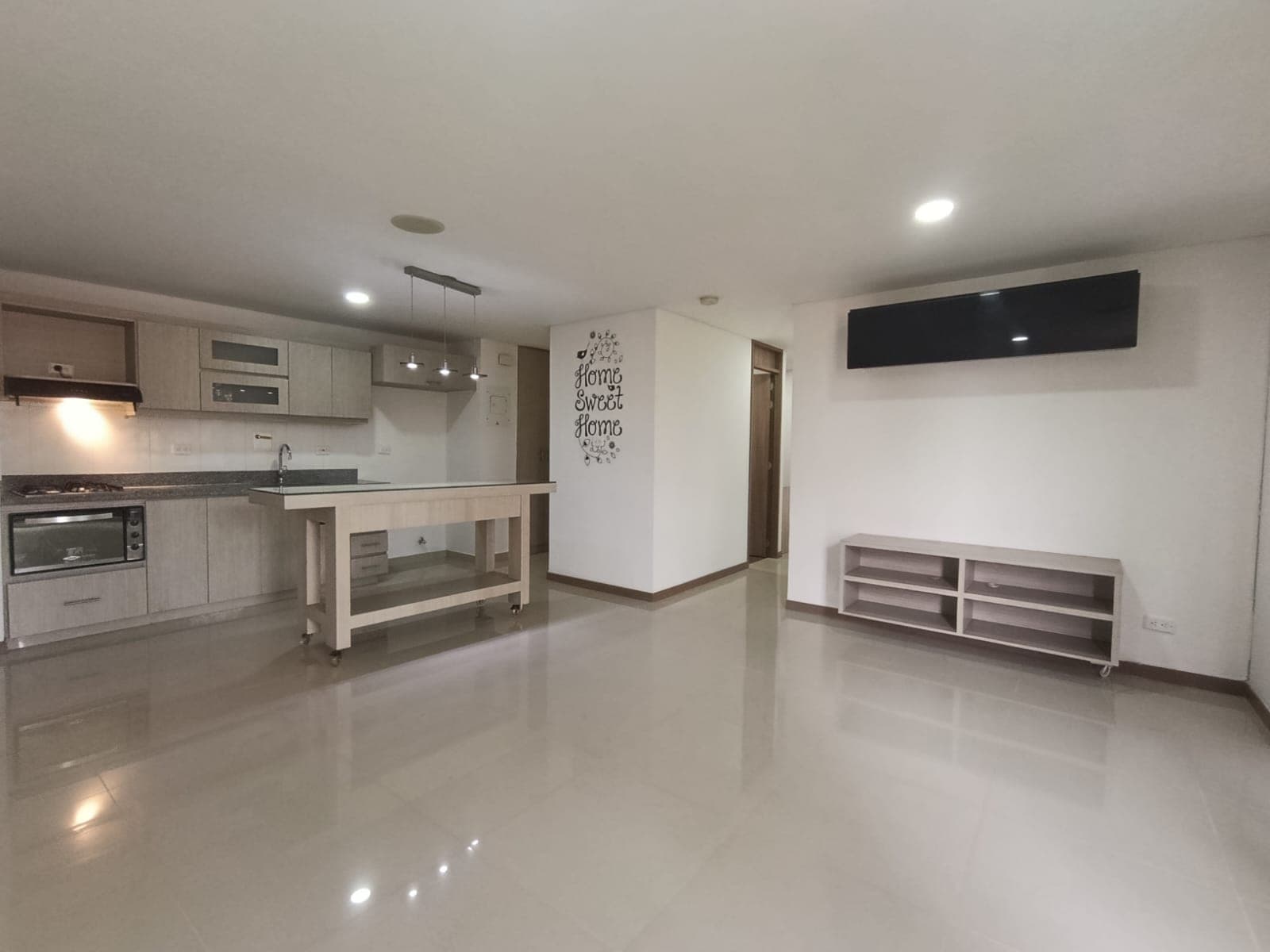Apartamento en arriendo en Las Cometas, Envigado — foto 1 de 20