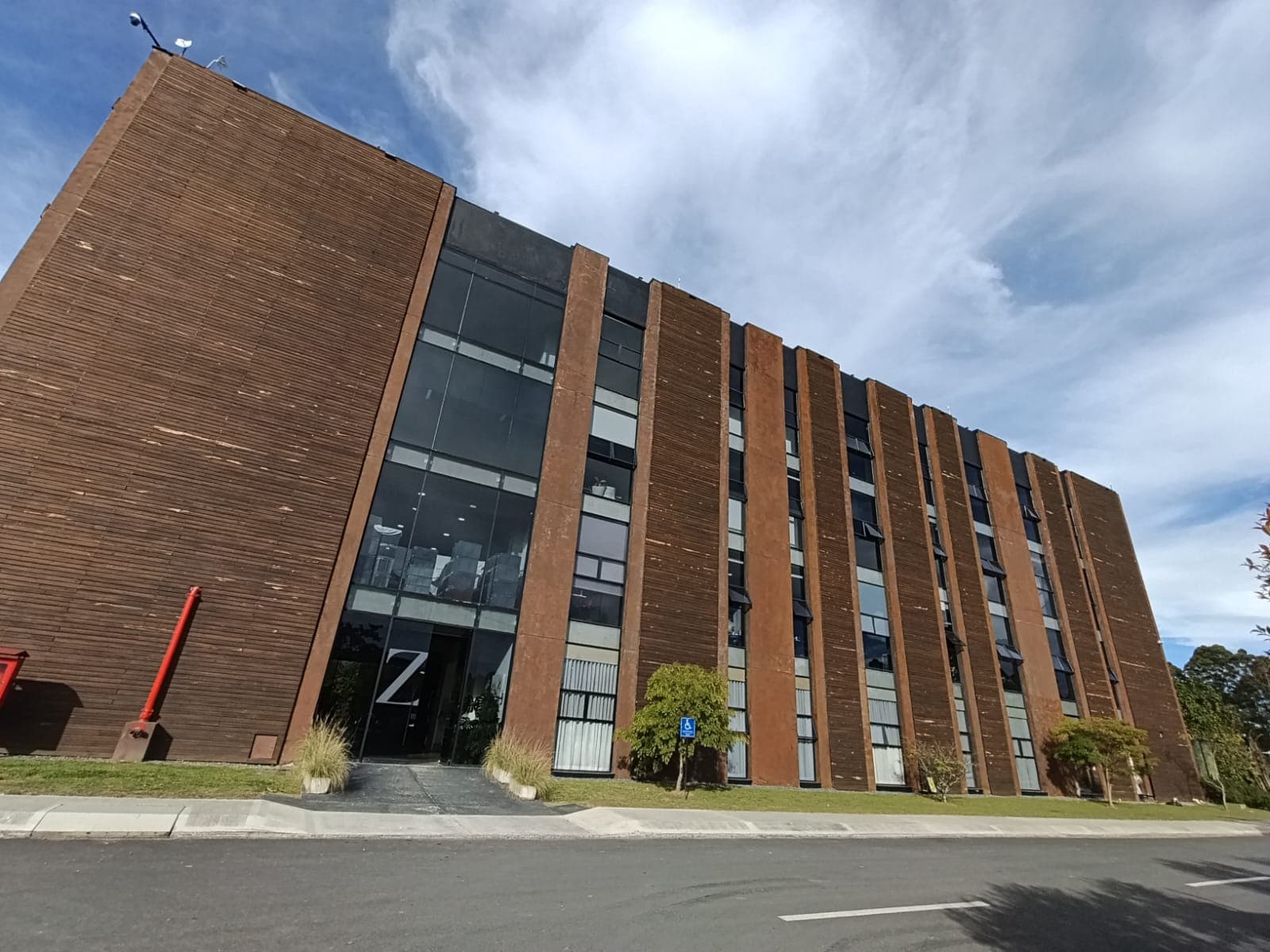 Oficina en arriendo en Barro Blanco Rio Negro, Rionegro — foto 1 de 8