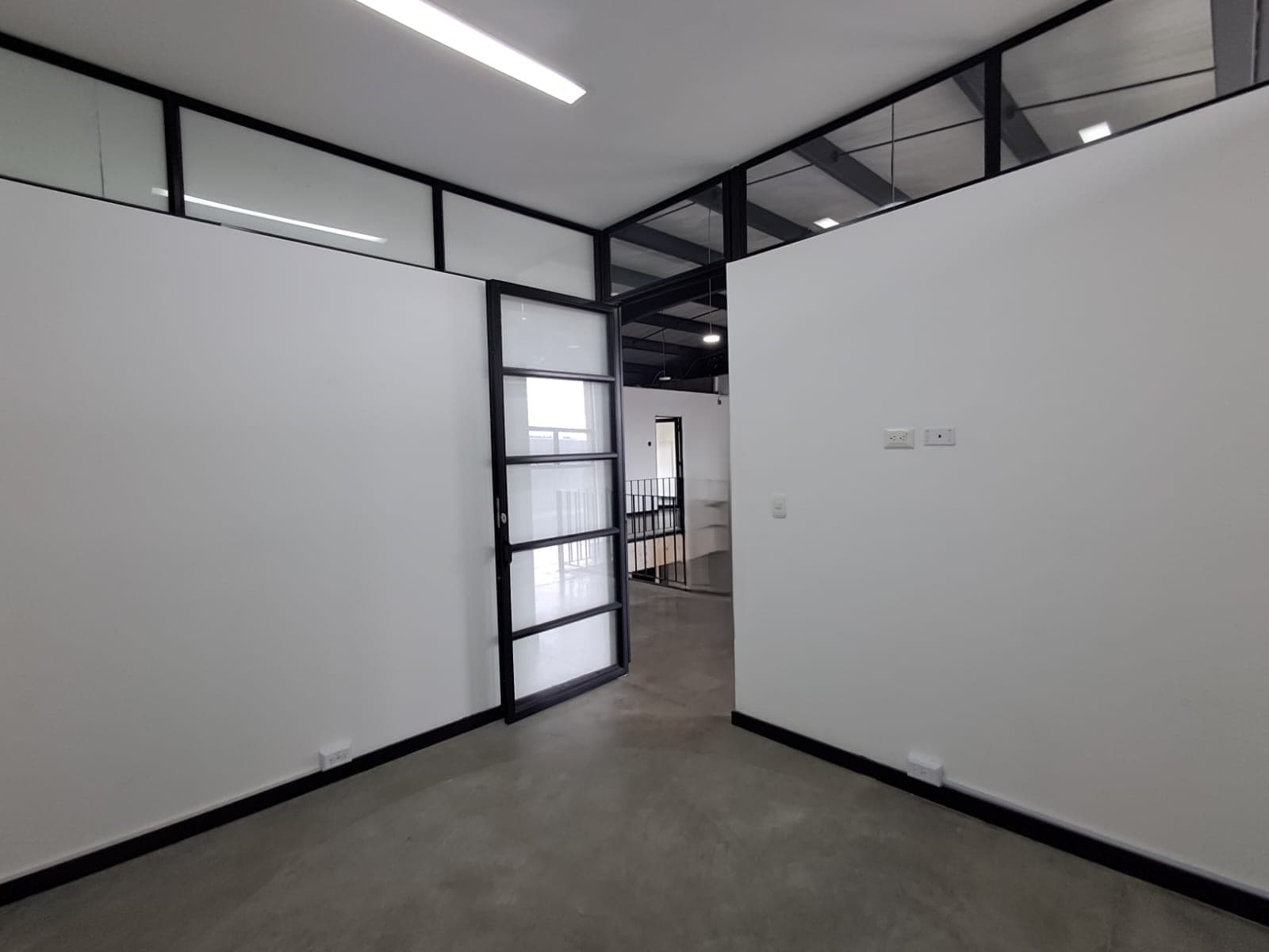 Oficina en arriendo en Barro Blanco Rio Negro, Rionegro — foto 5 de 8