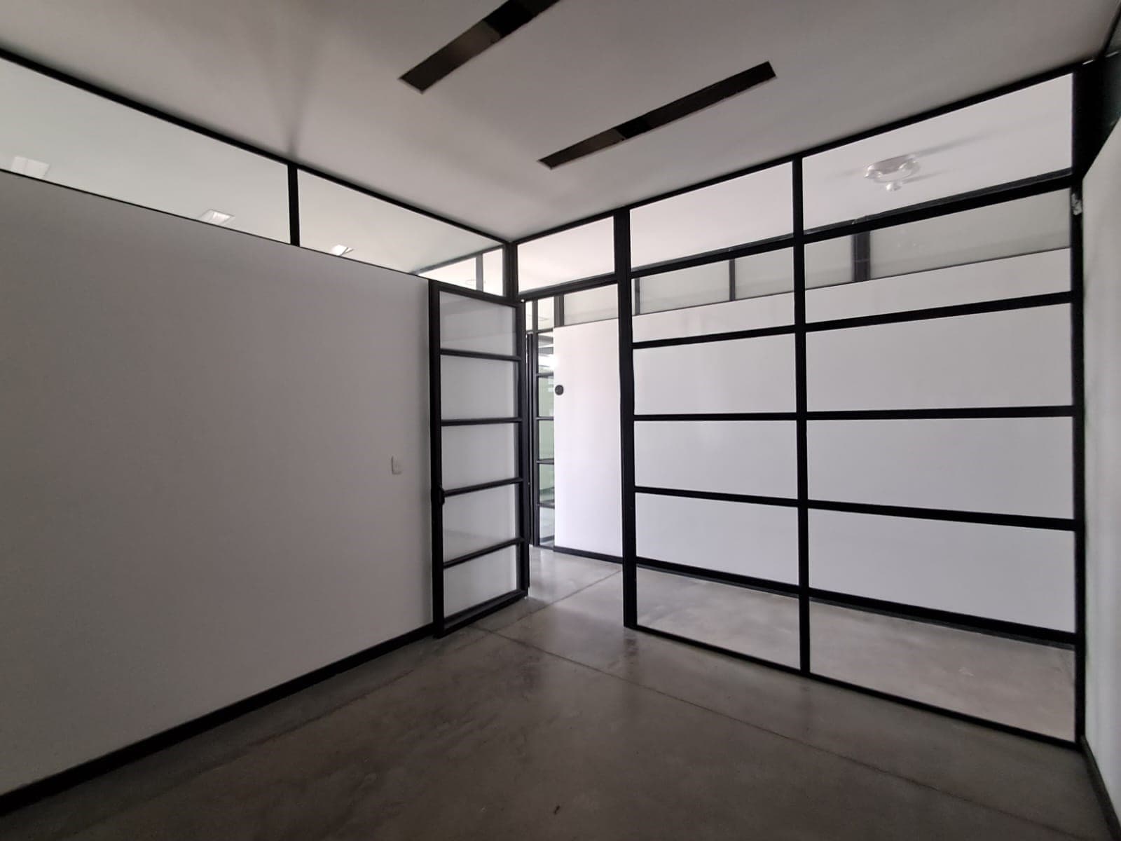 Oficina en arriendo en Barro Blanco Rio Negro, Rionegro — foto 2 de 8