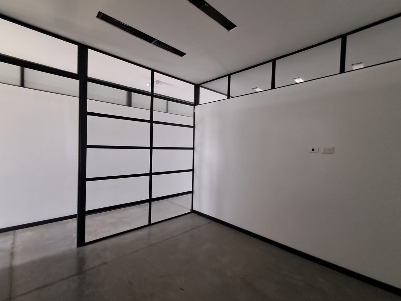 Oficina en arriendo en Barro Blanco Rio Negro, Rionegro — foto 3 de 8