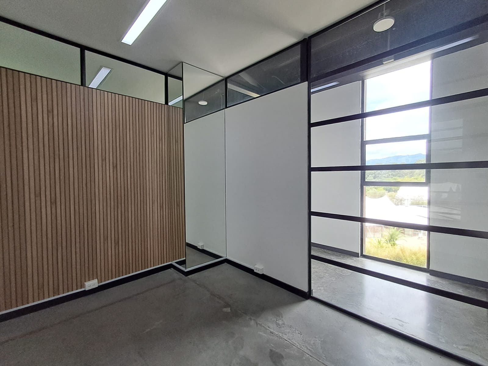 Oficina en arriendo en Barro Blanco Rio Negro, Rionegro — foto 2 de 9