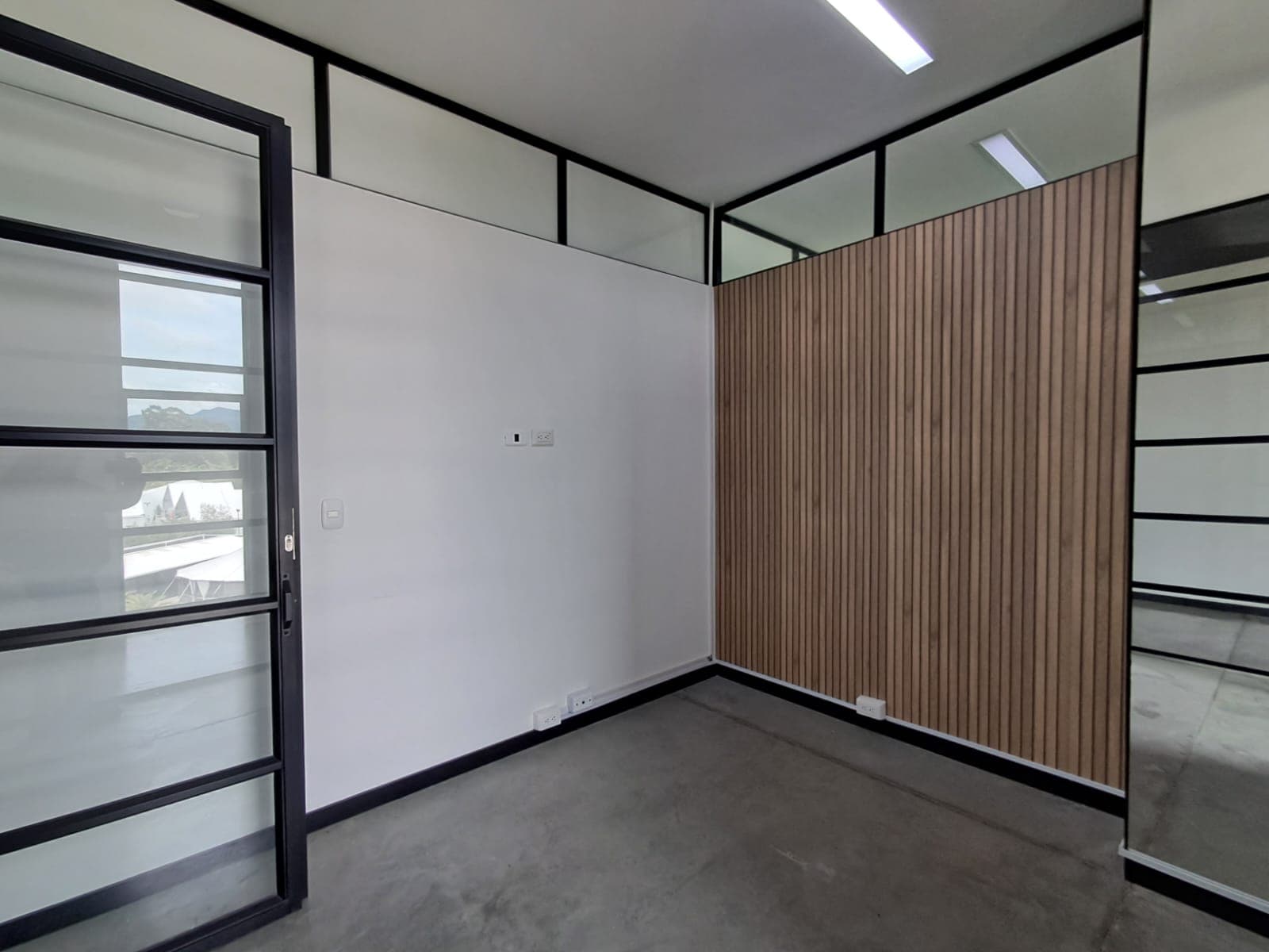 Oficina en arriendo en Barro Blanco Rio Negro, Rionegro — foto 3 de 9