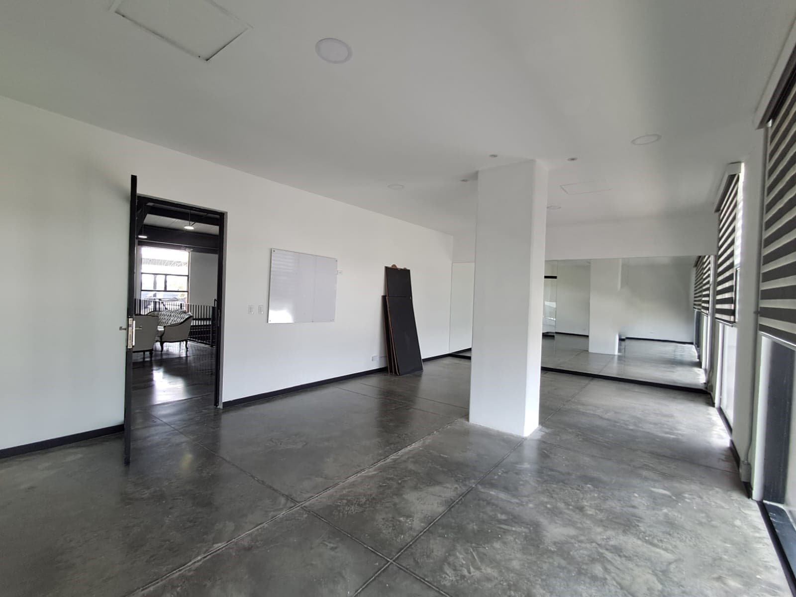 Oficina en arriendo en Barro Blanco Rio Negro, Rionegro — foto 1 de 11