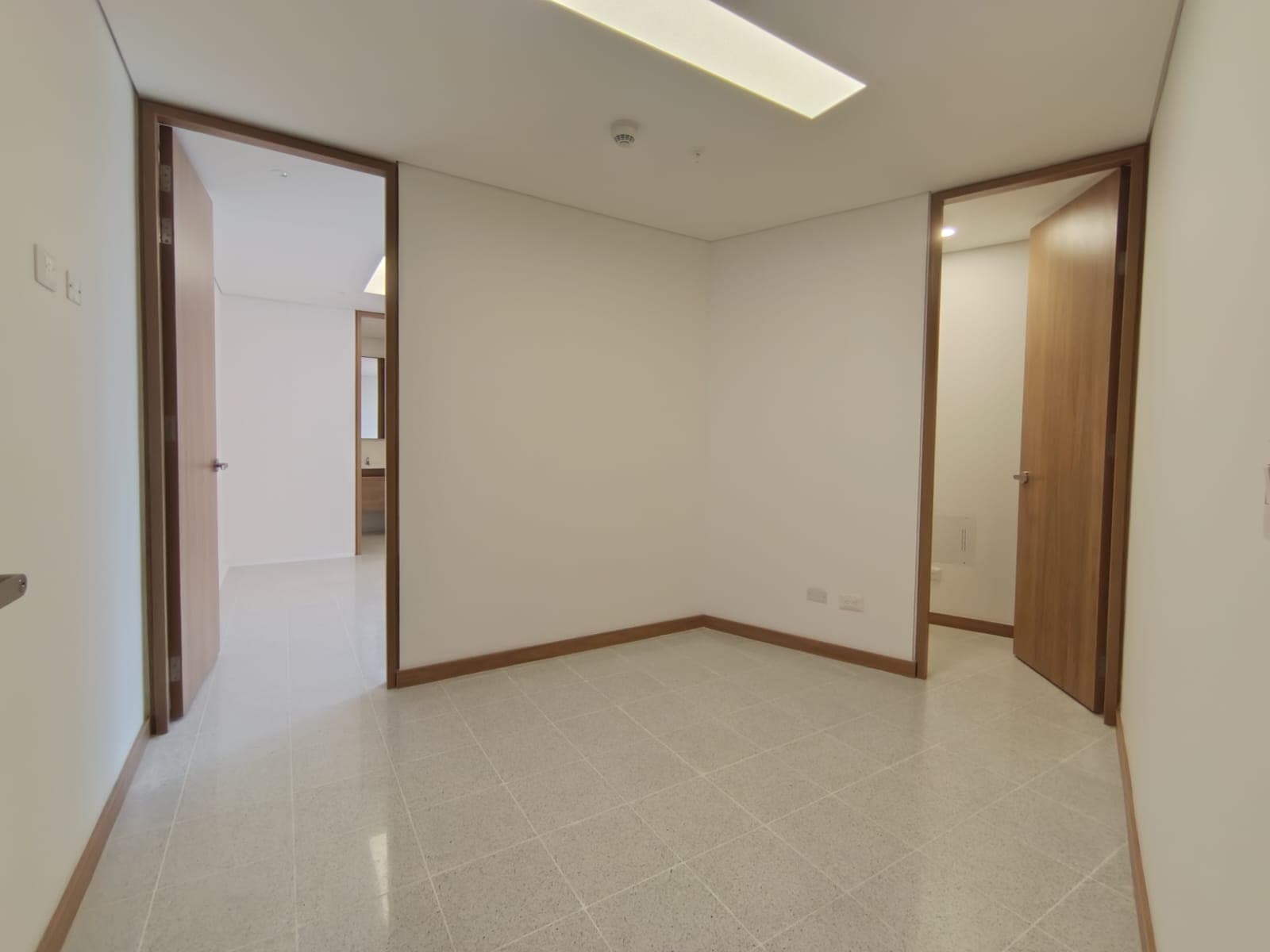 Consultorio en arriendo en El Velódromo, Laureles, Medellín — foto 1 de 8