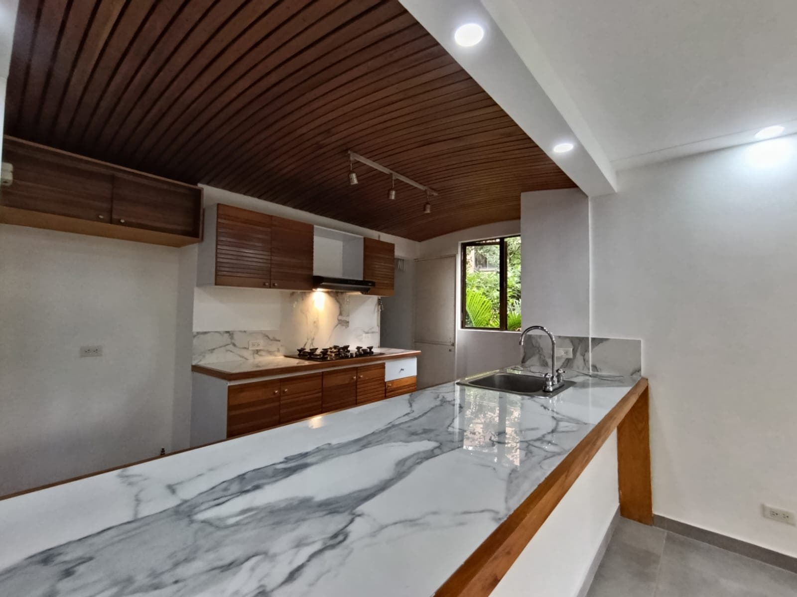 Apartaestudio en arriendo en El Tesoro, El Poblado, Medellín — foto 4 de 13