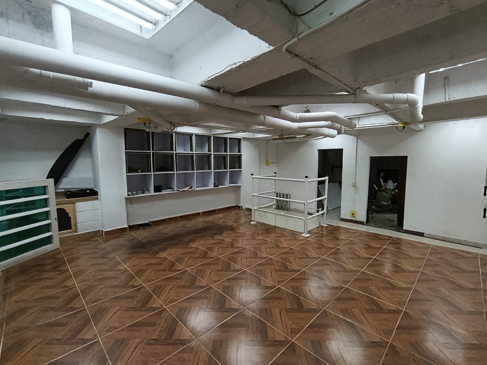 Bodega en arriendo en La America, Medellín — foto 2 de 9