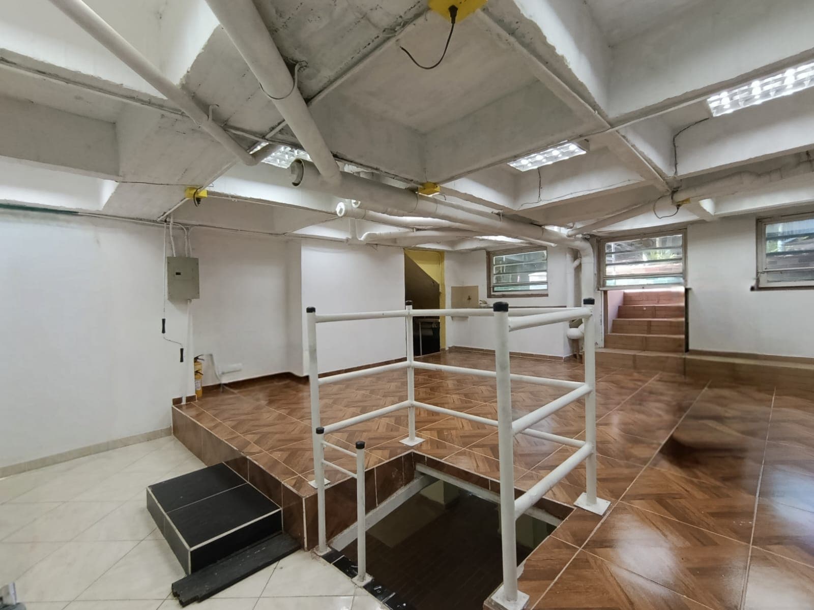 Bodega en arriendo en La America, Medellín — foto 4 de 9