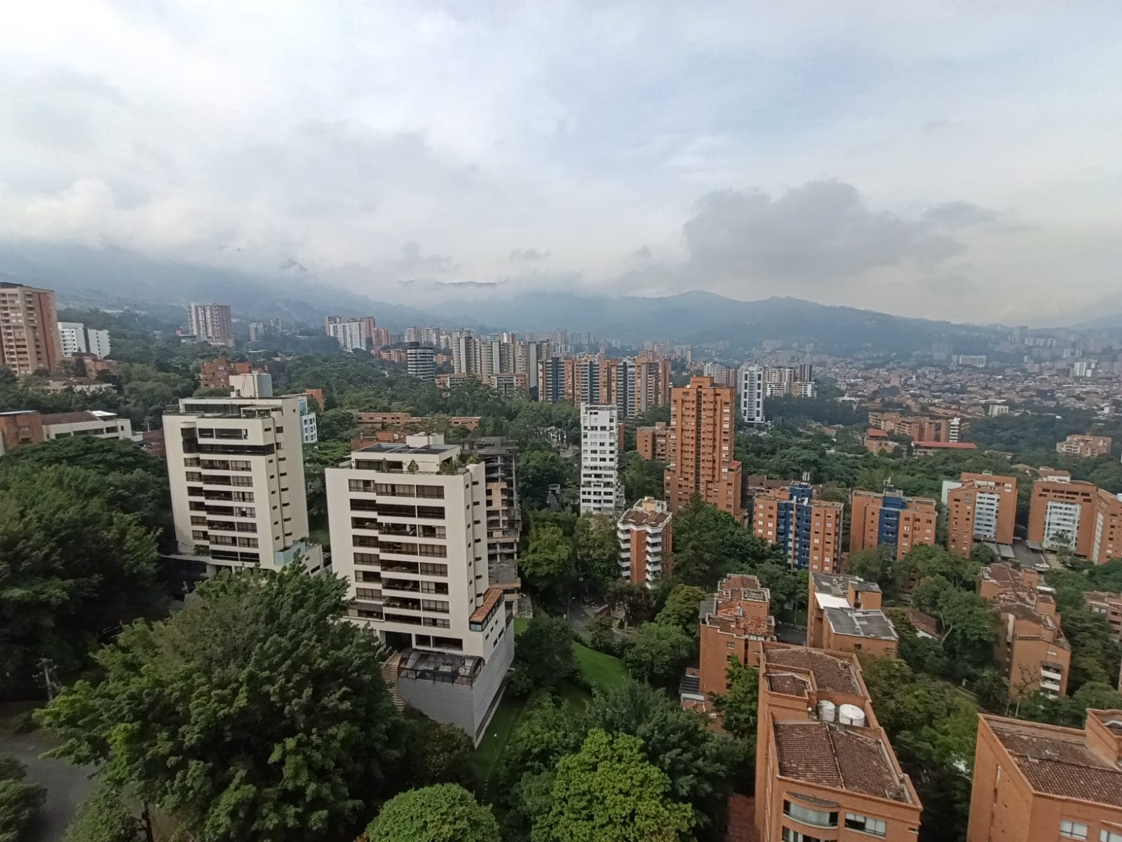 Apartamento en arriendo en El Campestre La Frontera, El Poblado, Medellín — foto 1 de 20