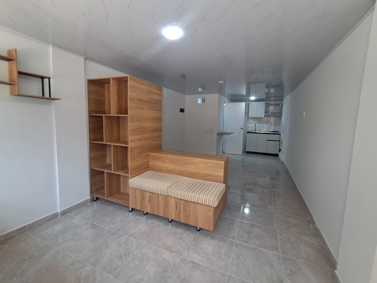 Apartaestudio en arriendo en La Castellana, Laureles, Medellín — foto 1 de 20