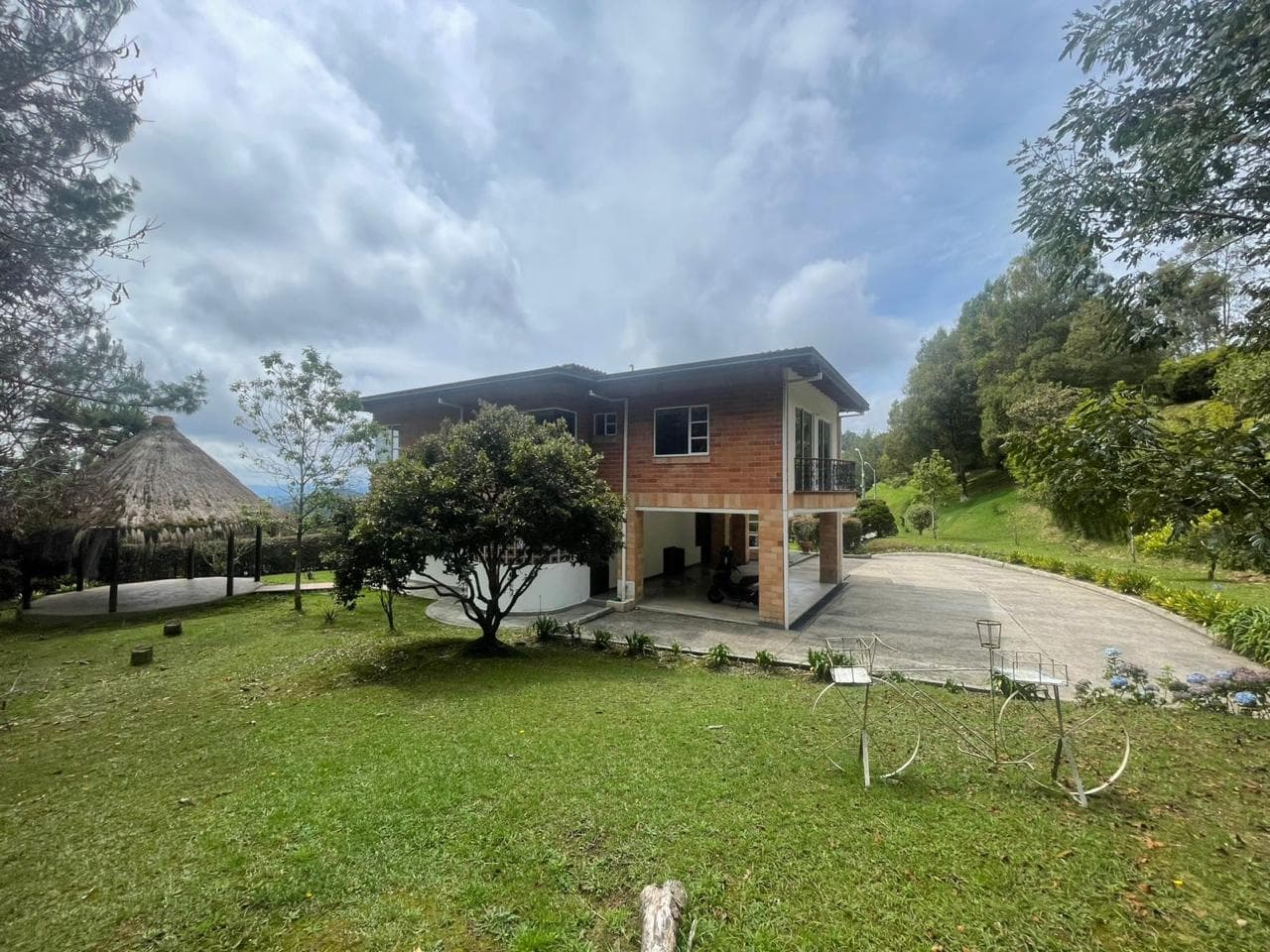 Casa Campestre en arriendo en Loma Del Escobero, Envigado — foto 3 de 20