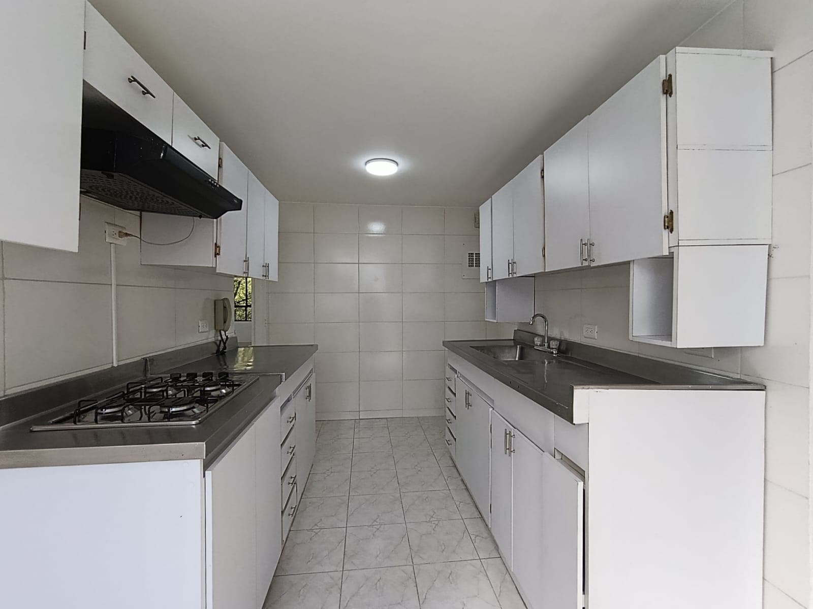 Apartamento en arriendo en El Campestre La Frontera, El Poblado, Medellín — foto 1 de 20