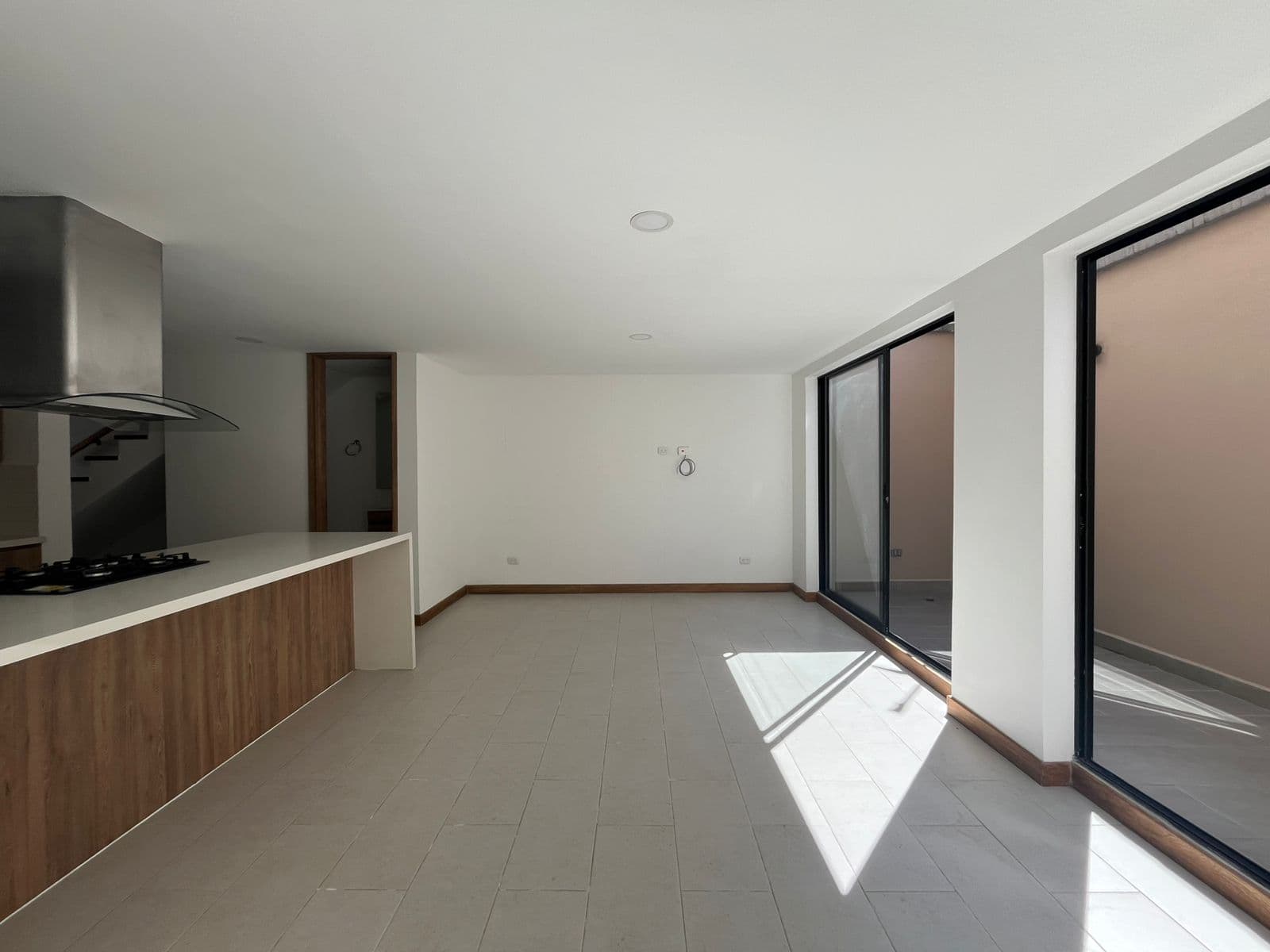 Casa Vivienda en arriendo en La Ceja — foto 1 de 17