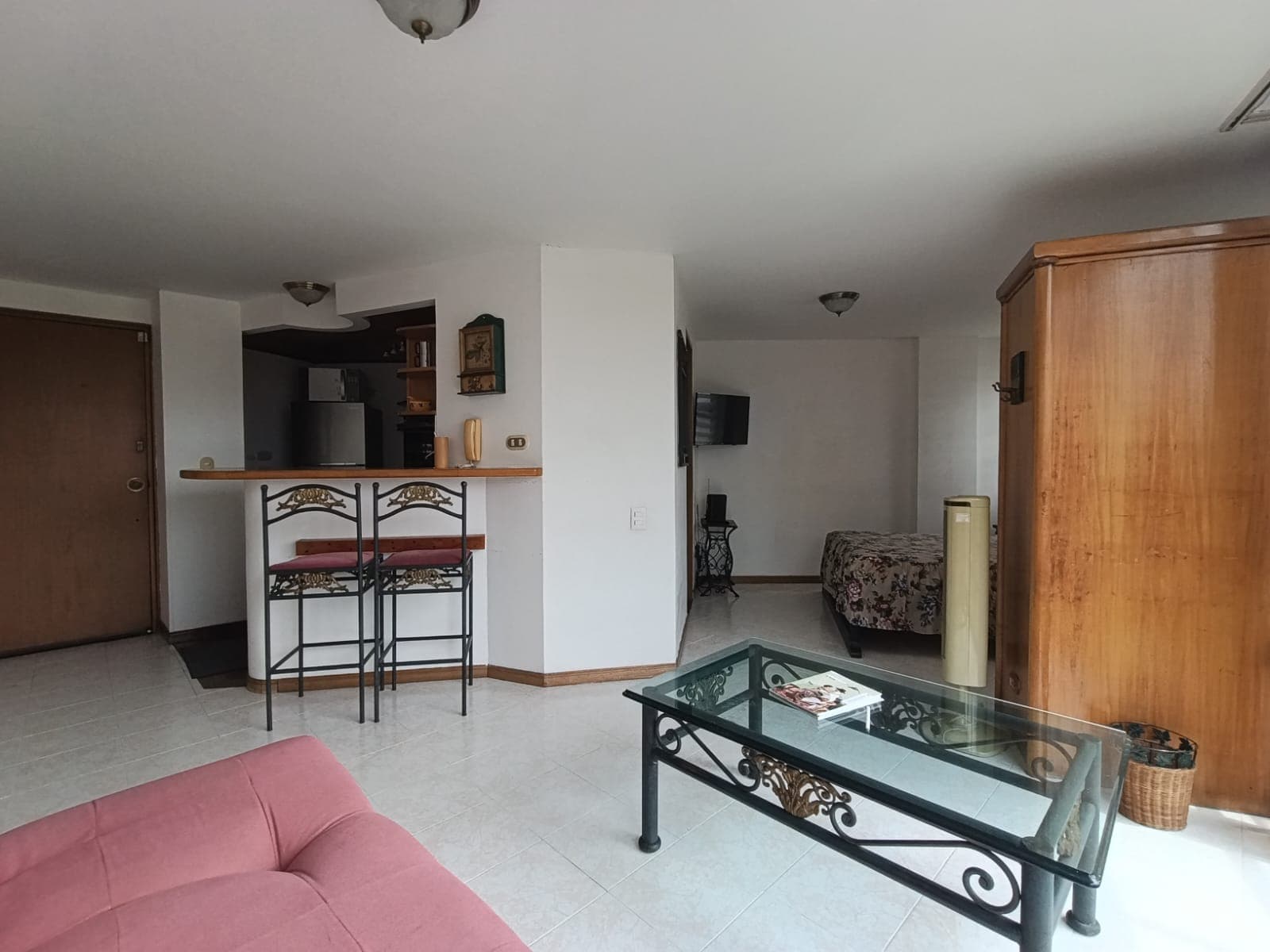 Apartamento en arriendo en Aguacatala, El Poblado, Medellín — foto 2 de 7