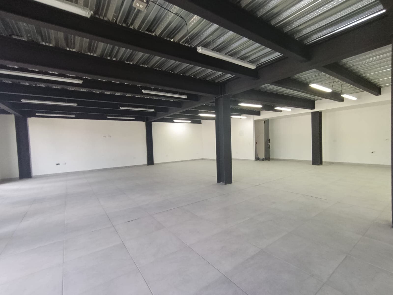Oficina en arriendo en Trinidad, Guayabal, Medellín — foto 3 de 12