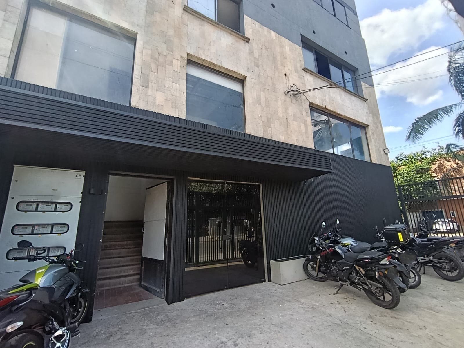 Bodega en arriendo en Tenche, Guayabal, Medellín — foto 2 de 11