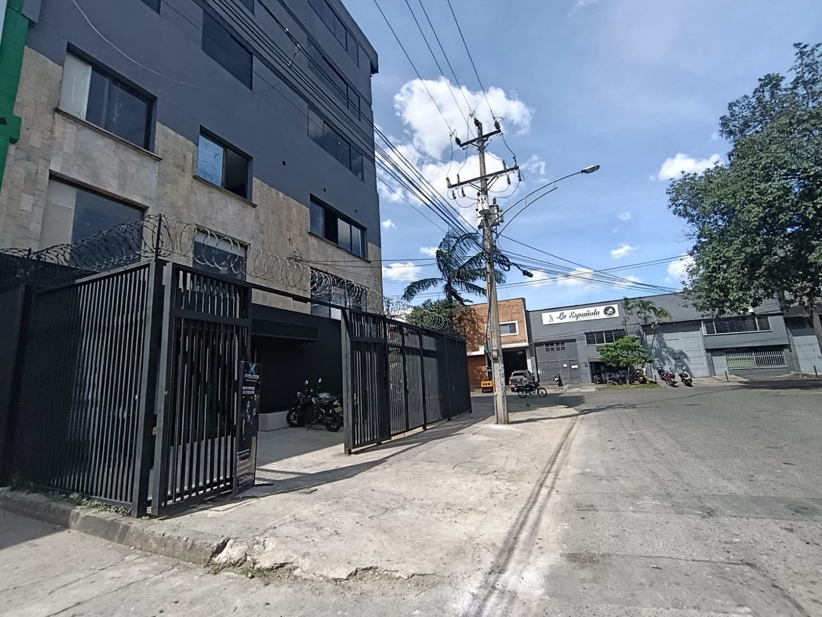 Bodega en arriendo en Tenche, Guayabal, Medellín — foto 4 de 11