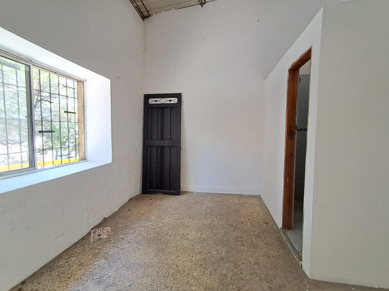 Casa Comercial en arriendo en Boston, Centro, Medellín — foto 1 de 17