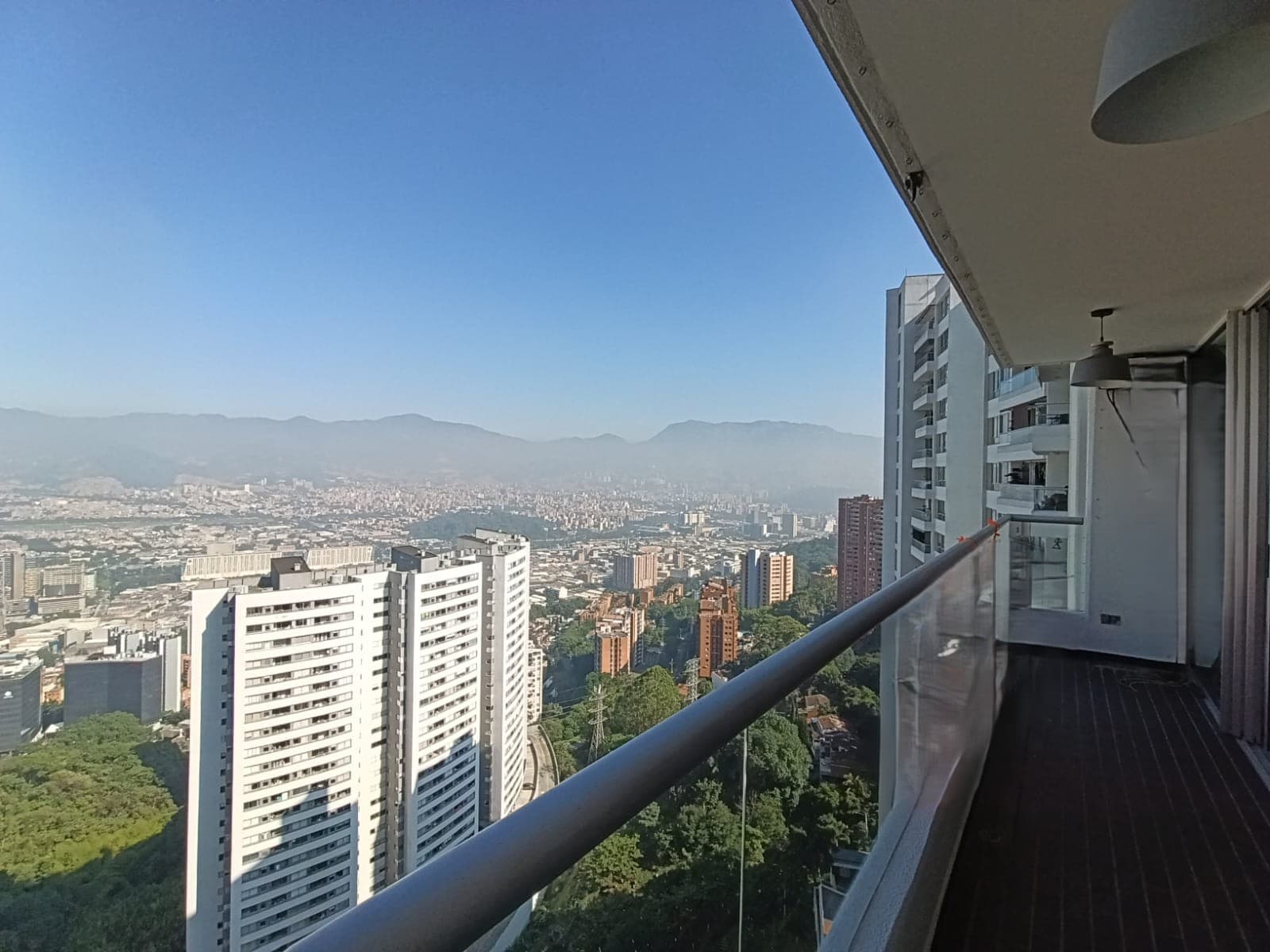 Apartamento en arriendo en Loma Del Indio, El Poblado, Medellín — foto 1 de 17