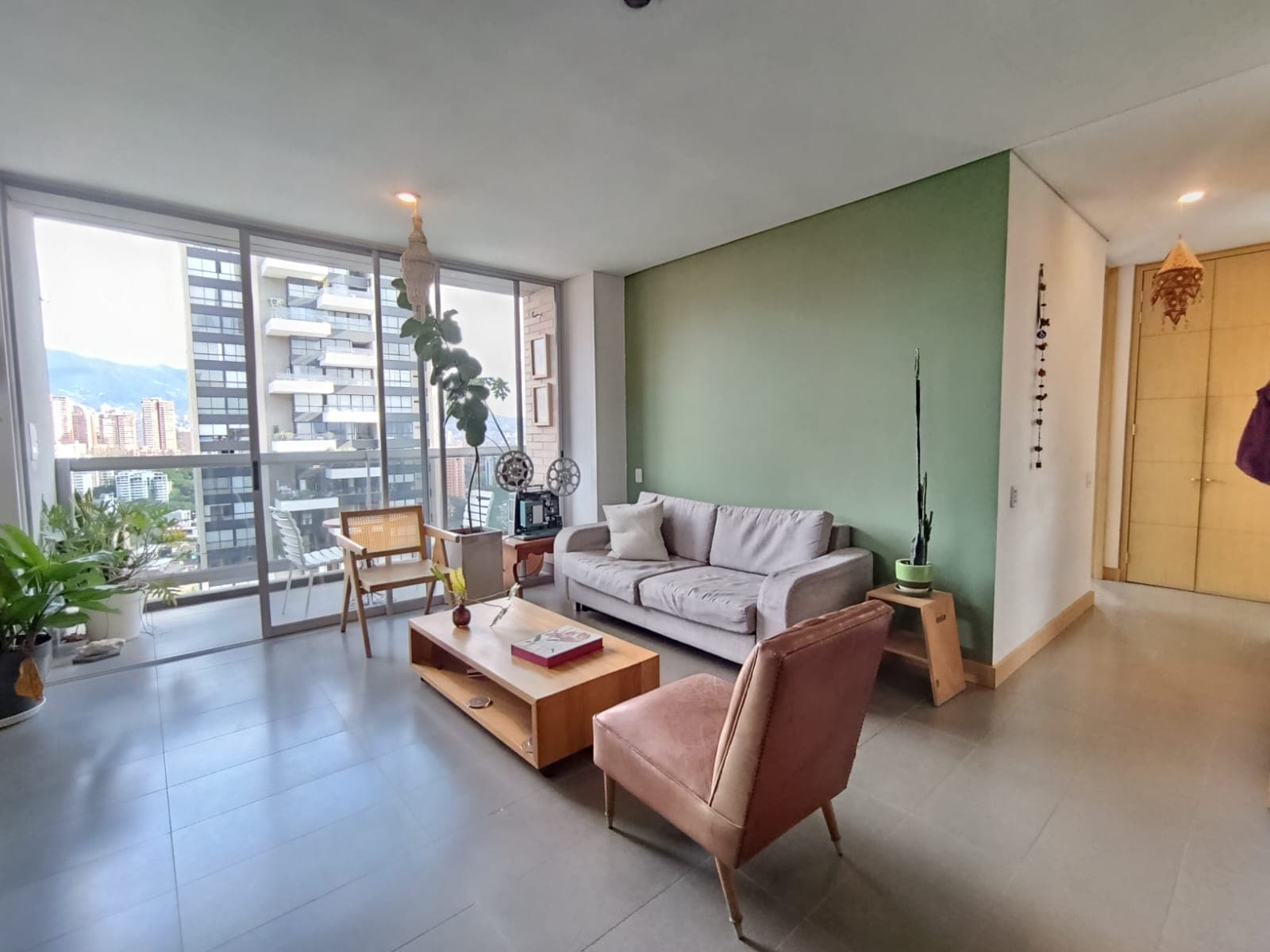 Apartamento en arriendo en Lalinde, El Poblado, Medellín — foto 2 de 20