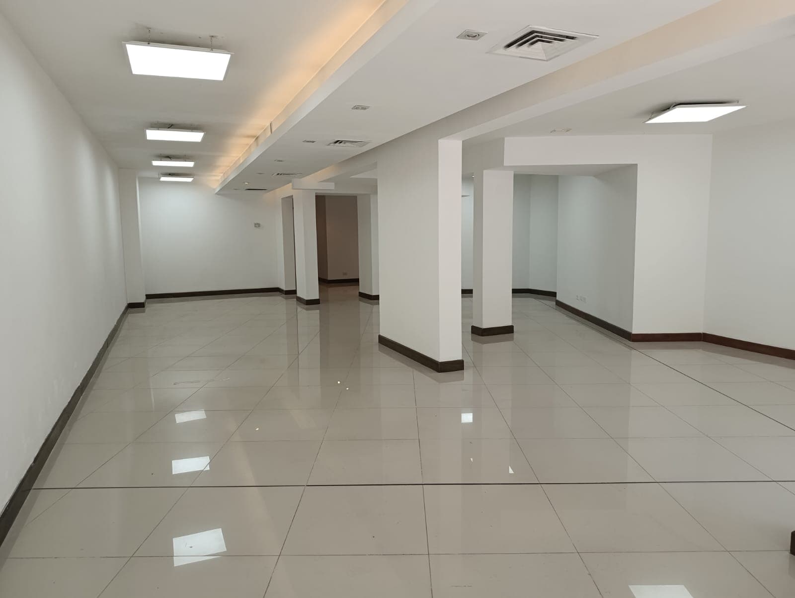 Local en arriendo en Parque De, Envigado — foto 2 de 16