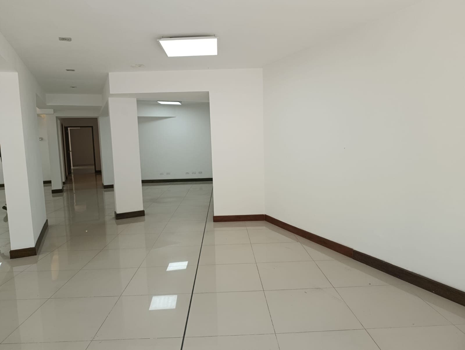 Local en arriendo en Parque De, Envigado — foto 3 de 16