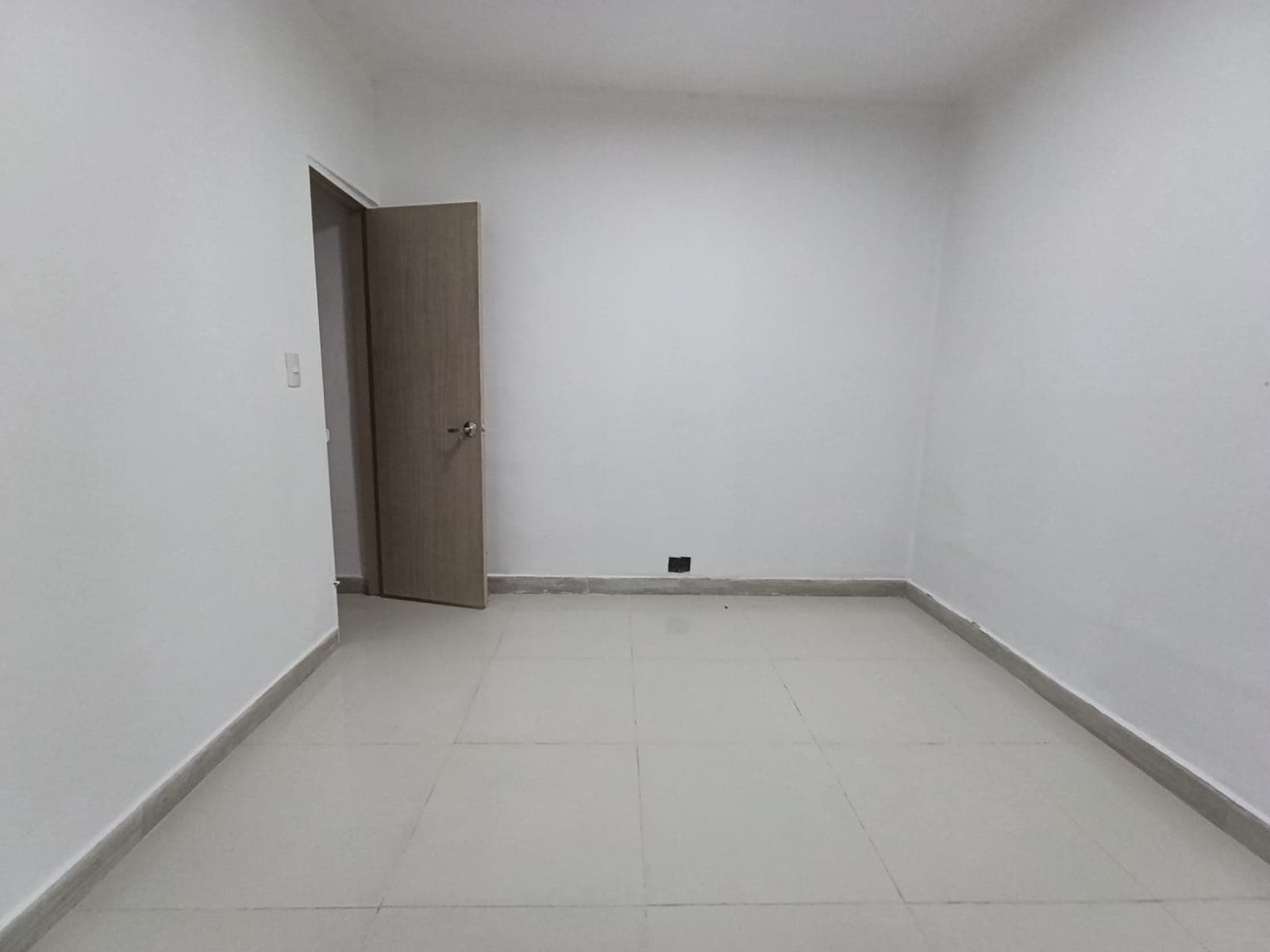 Casa Comercial en arriendo en La Magnolia, Envigado — foto 2 de 14