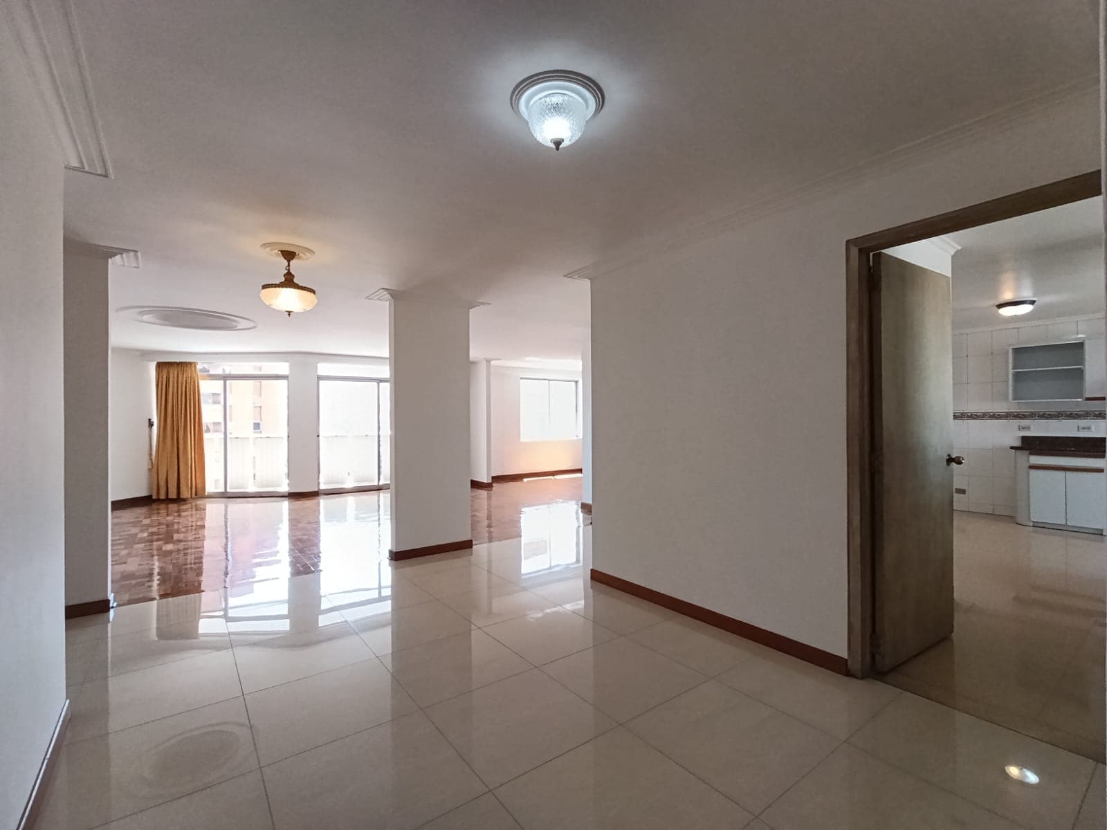 Apartamento en arriendo en La Candelaria, Centro, Medellín — foto 2 de 20