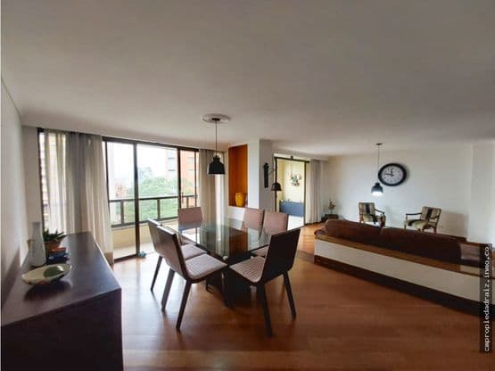 Apartamento en arriendo en Aguacatala, El Poblado, Medellín — foto 1 de 20