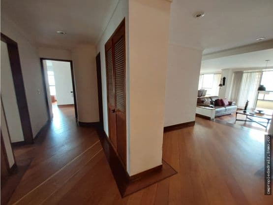 Apartamento en arriendo en Aguacatala, El Poblado, Medellín — foto 2 de 20
