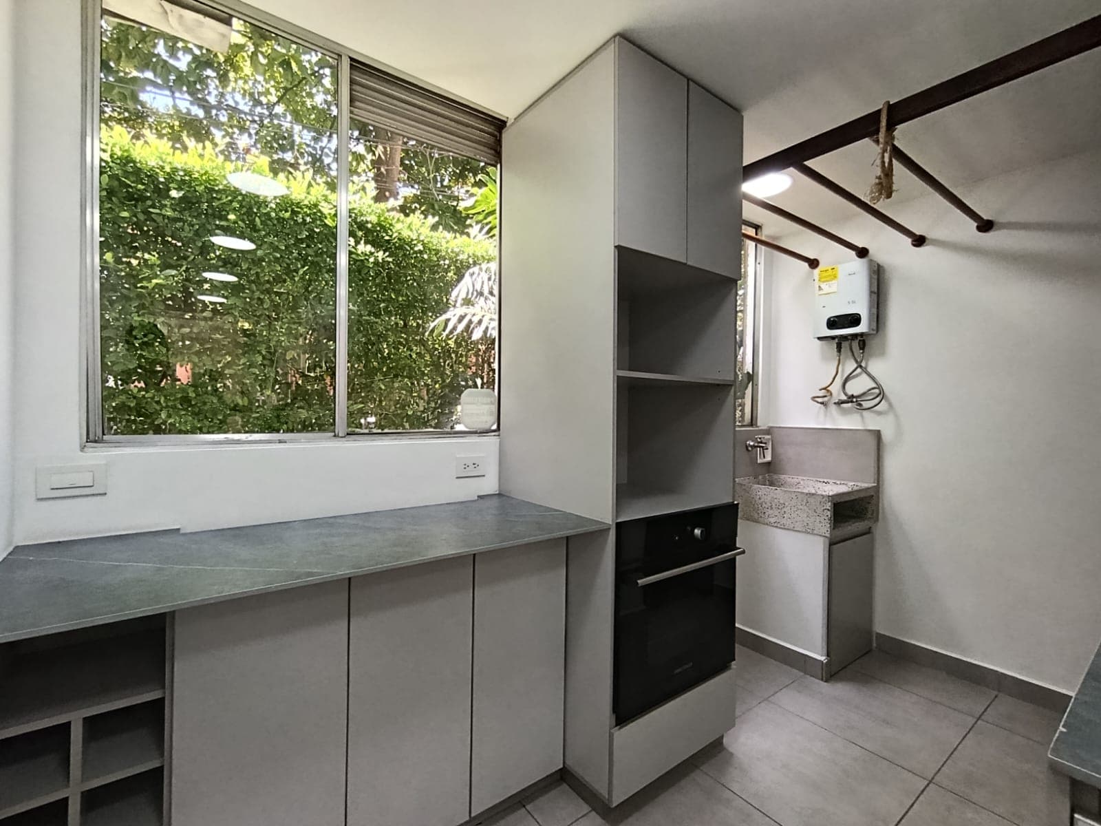 Apartamento en arriendo en Aguacatala, El Poblado, Medellín — foto 3 de 20