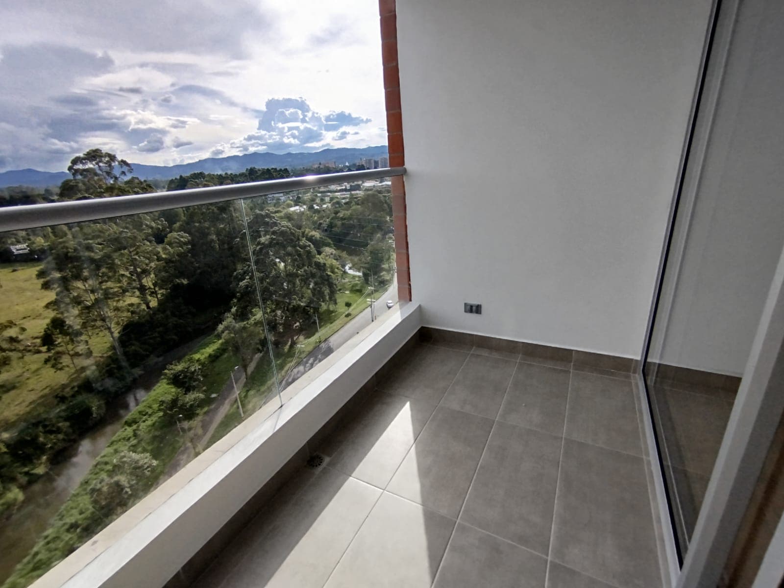 Apartaestudio en arriendo en El Porvenir Rio Negro, Rionegro — foto 3 de 12