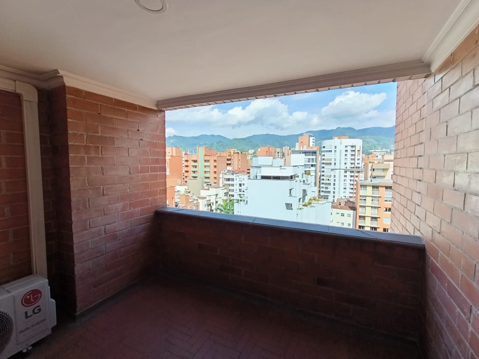 Apartamento en arriendo en Laureles, Medellín — foto 2 de 20