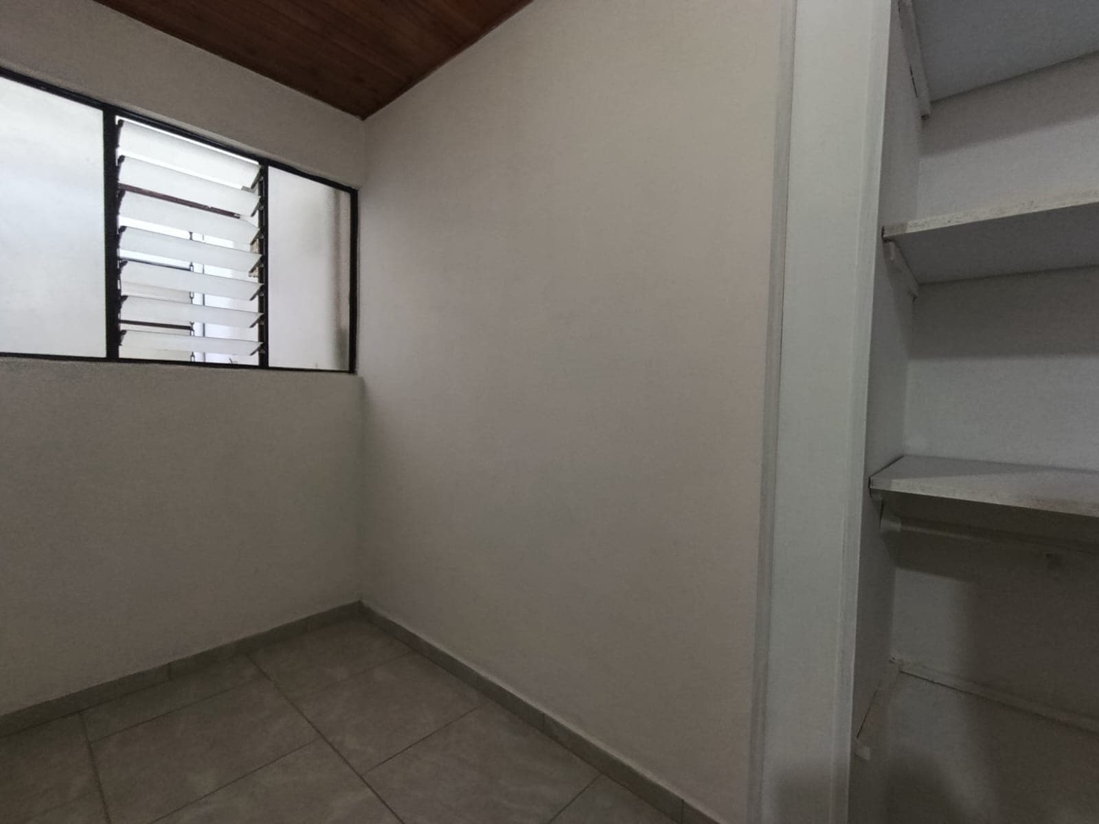 Casa Comercial en arriendo en La Castellana, Laureles, Medellín — foto 2 de 16