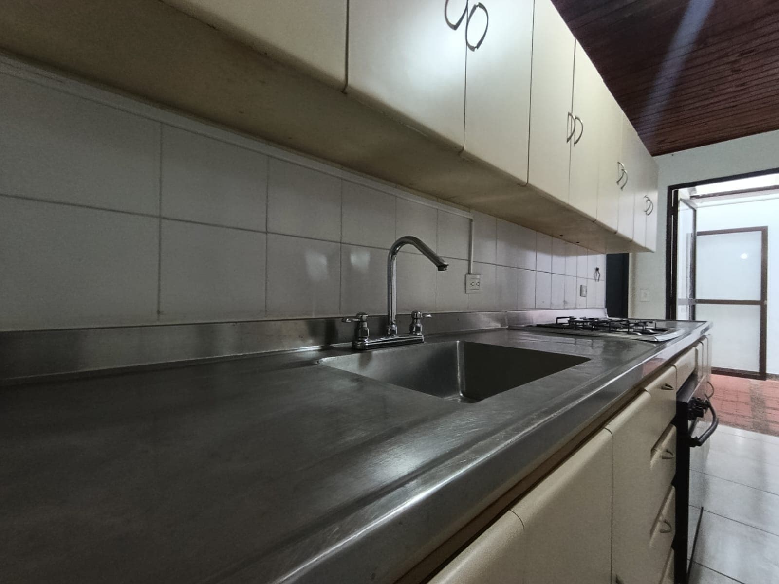 Casa Comercial en arriendo en La Castellana, Laureles, Medellín — foto 3 de 16