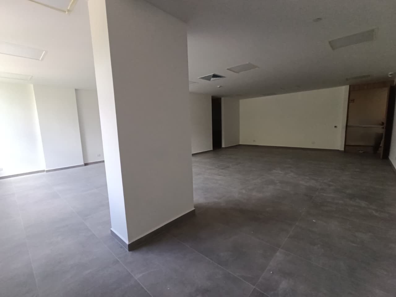 Oficina en arriendo en Ciudad Del Rio, El Poblado, Medellín — foto 4 de 13