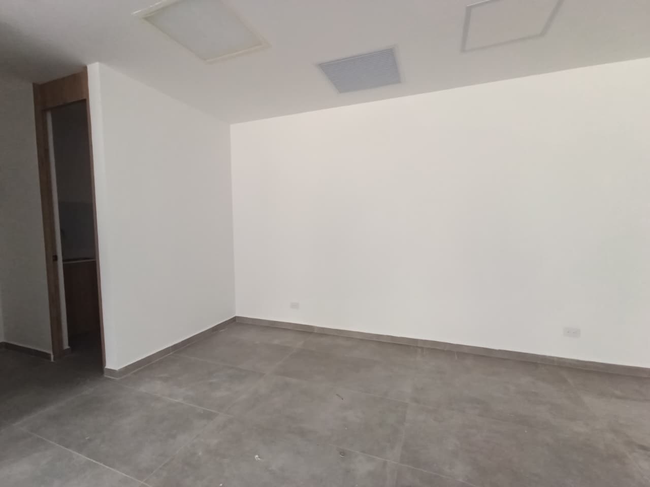 Oficina en arriendo en Ciudad Del Rio, El Poblado, Medellín — foto 2 de 13