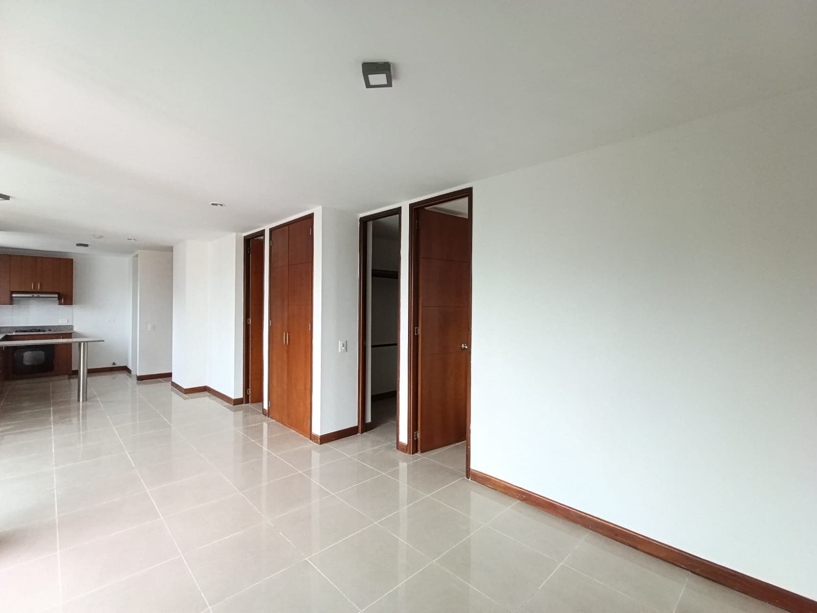 Apartamento en arriendo en Las Lomas, El Poblado, Medellín — foto 4 de 11