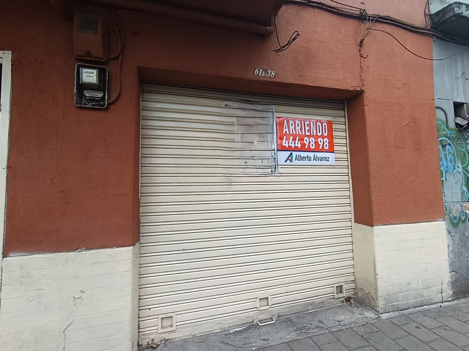 Local en arriendo en El Chagualo, Centro, Medellín — foto 1 de 8