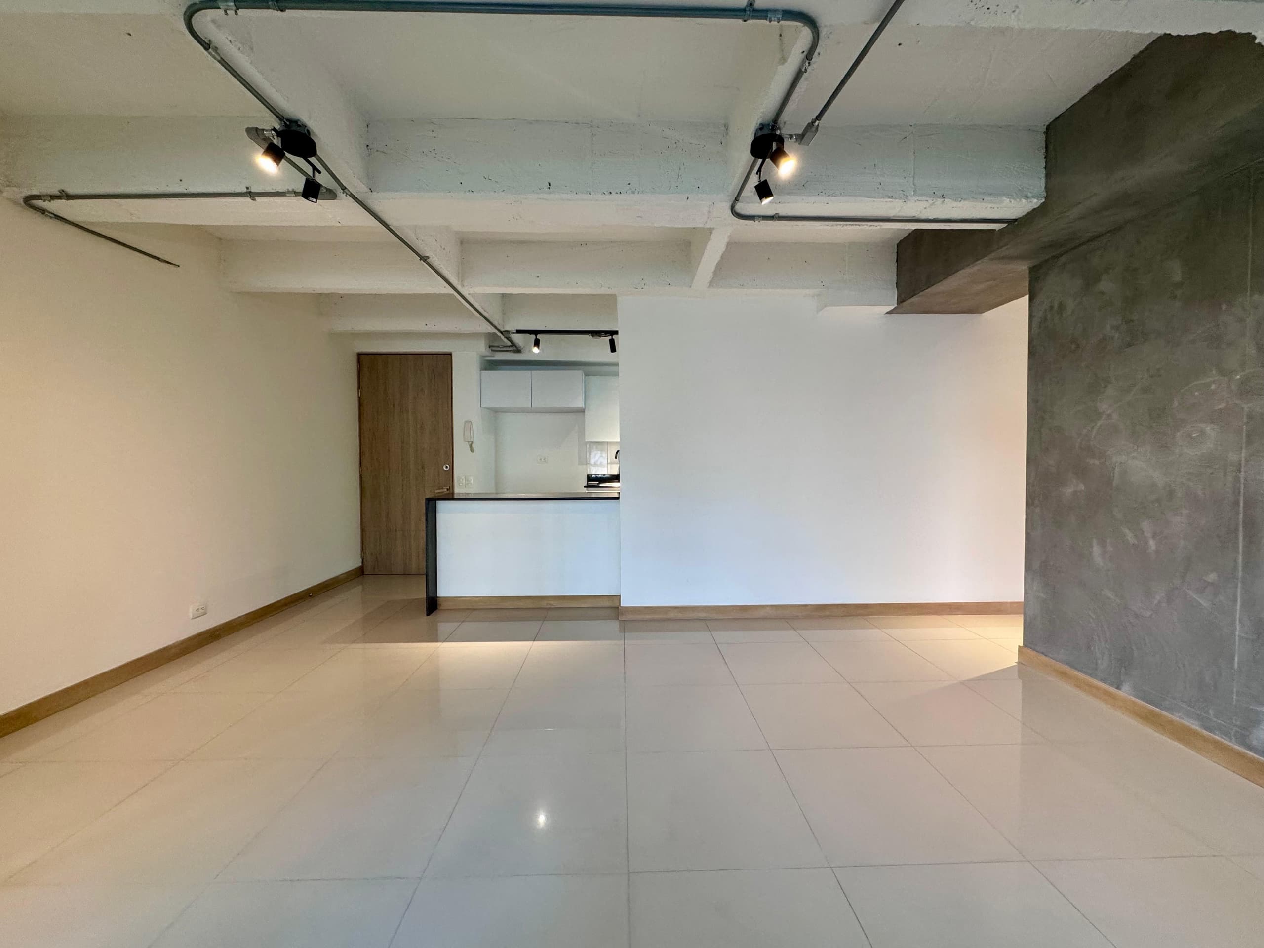 Apartamento en arriendo en Los Balsos, El Poblado, Medellín — foto 3 de 20