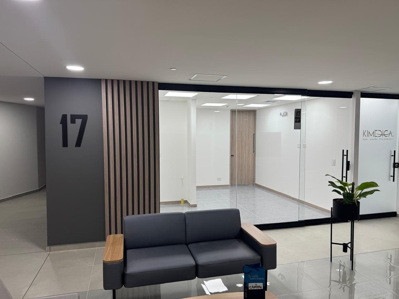 Consultorio en arriendo en San Diego, El Poblado, Medellín — foto 1 de 6